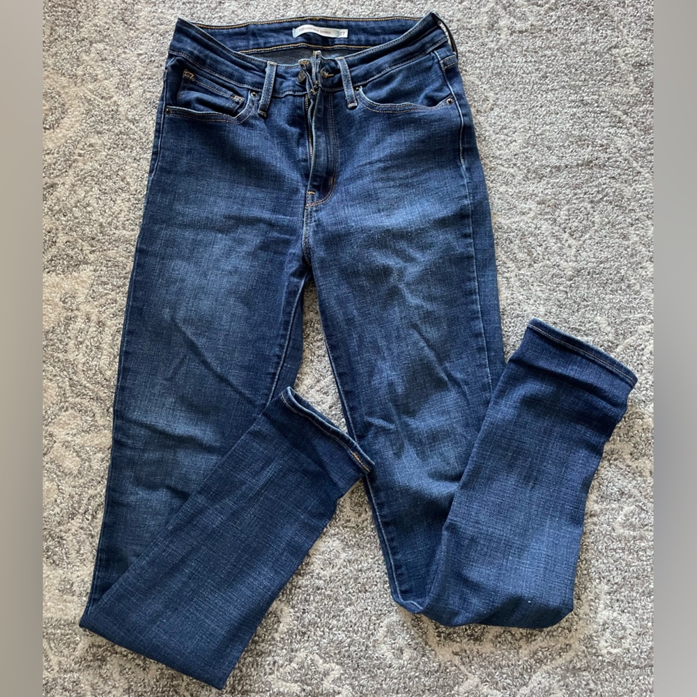 Levi’s high rise super stretchy size 27 skinny jeans